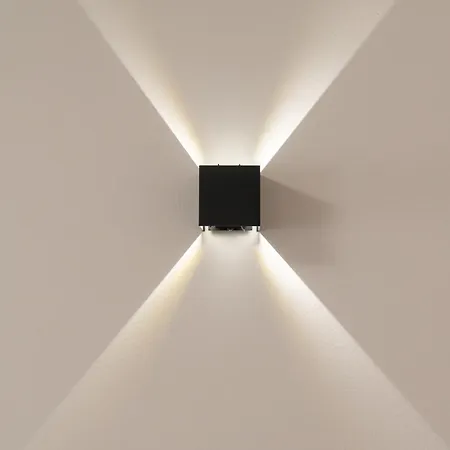 Lovely House, Paredes *